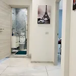 Luxury - Vicino Centro Metropolitana בית אירוח *